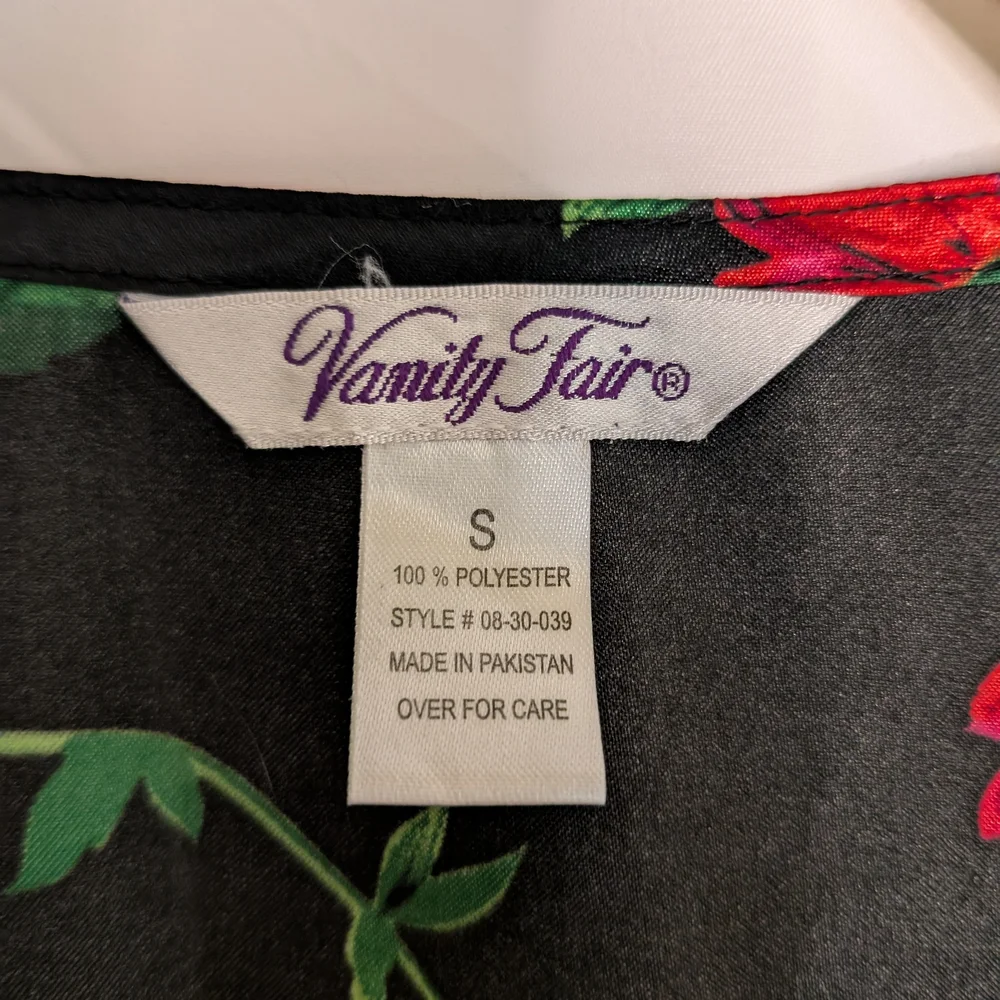 Vintage 90s Vanity Fair Floral Black and Red Nightgown/Slip - Picture 2 of 5